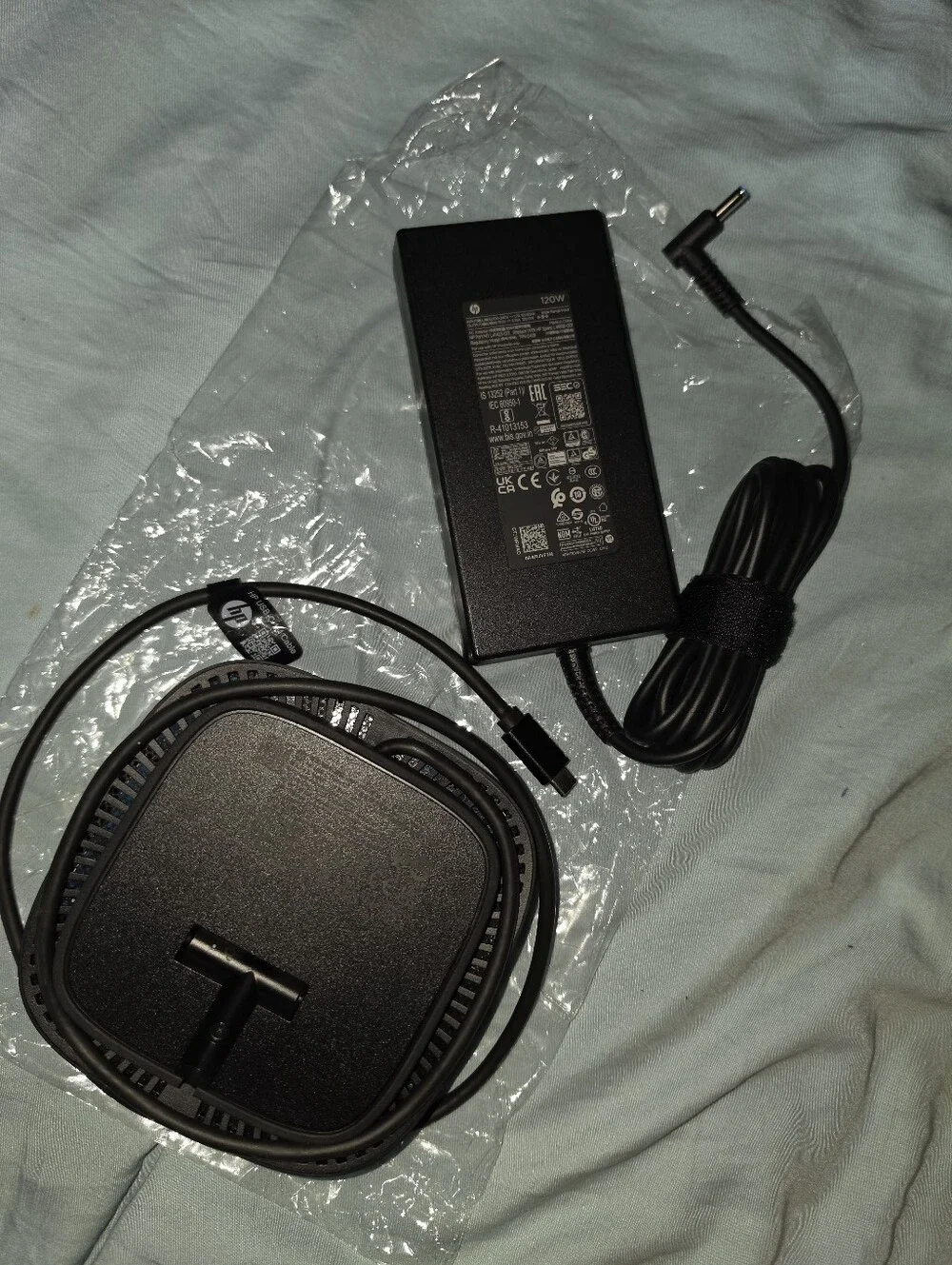 HP HOT ITEM! HSN-IX02 USB-C G5 Docking Station Kit w/120W AC Adapter. R2S!